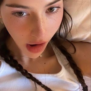 Meet your Posher, Annaya